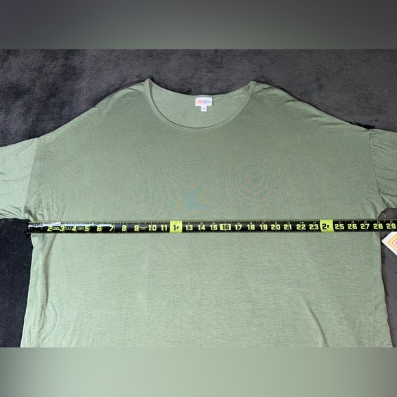 NWT LuLaRoe Size 2X Olive Green Irma Short Sleeve Lightweight T Shirt - Picture 4 of 8